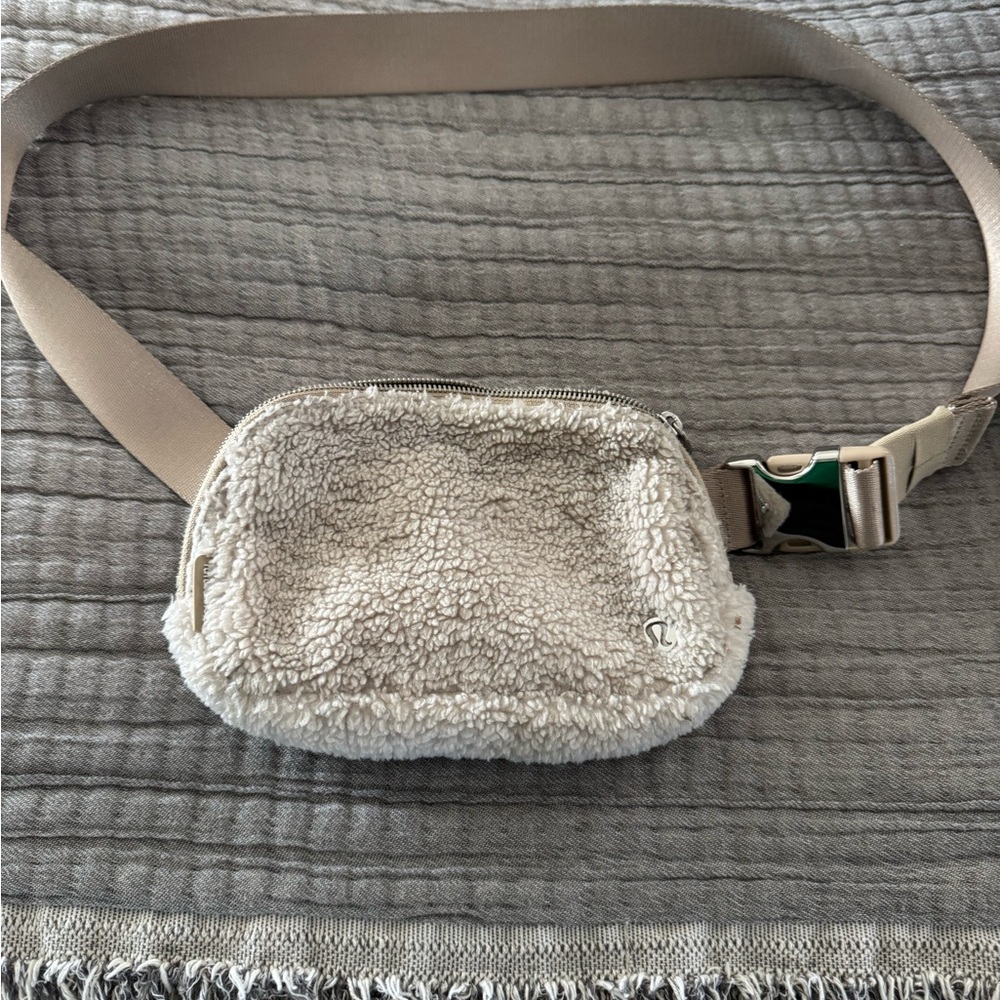 Lululemon Fleece Everywhere Belt Bag 1L